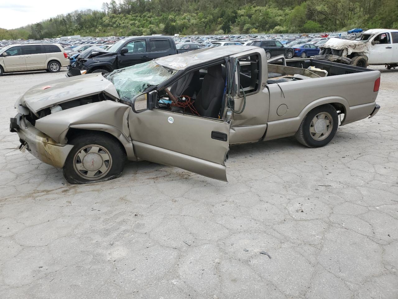 2003 Gmc Sonoma for Sale in Hurricane, WV - Rollover