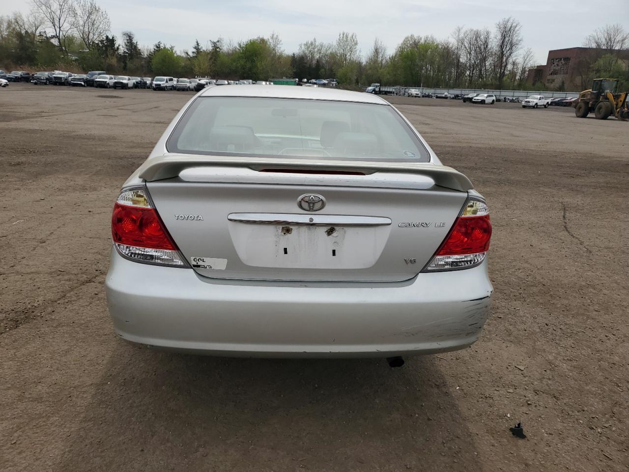 2005 Toyota Camry Le VIN: 4T1BF32K45U083855 Lot: 54268955