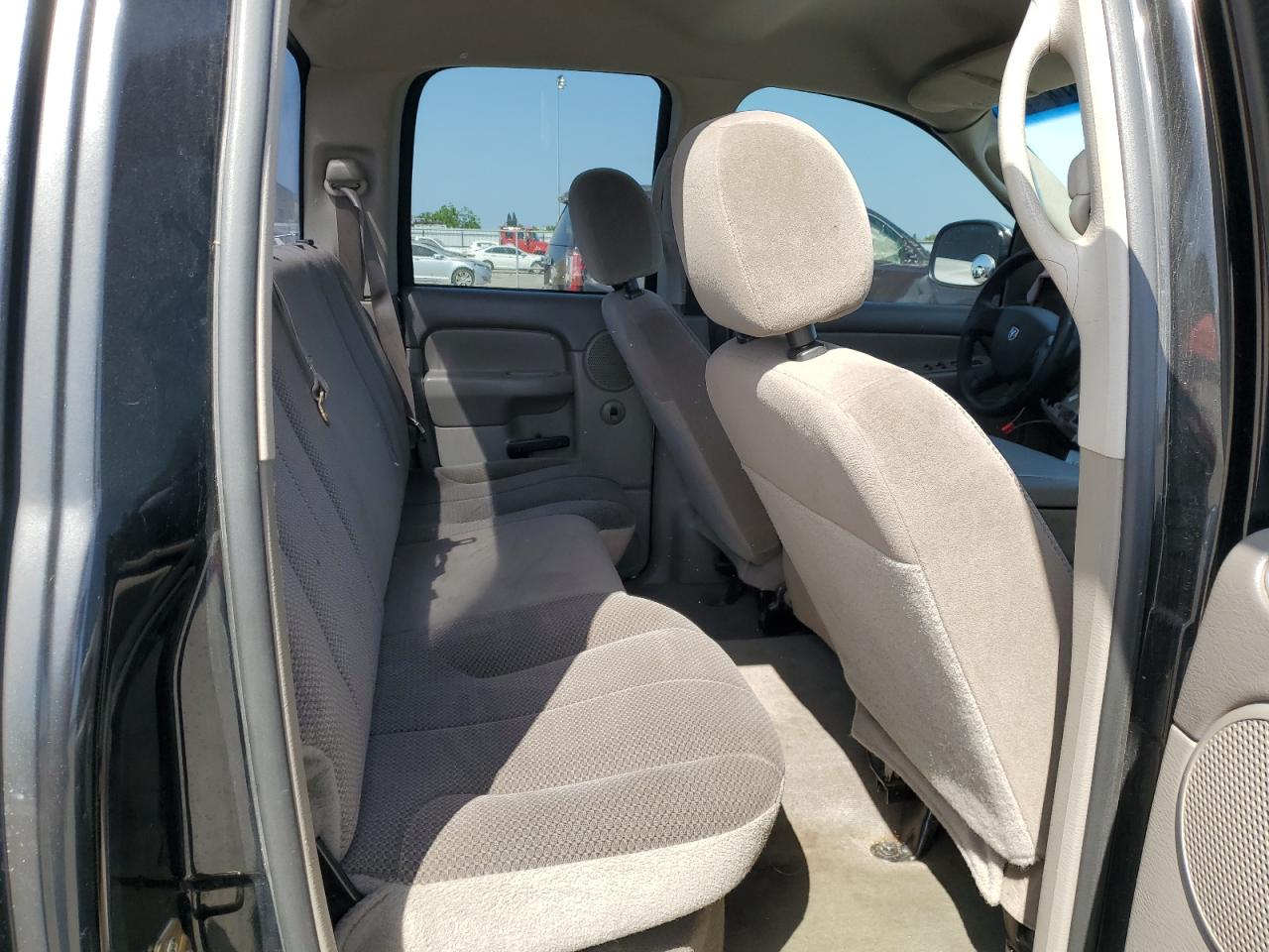 2004 Dodge Ram 1500 St VIN: 1D7HA18D24J124001 Lot: 54313645