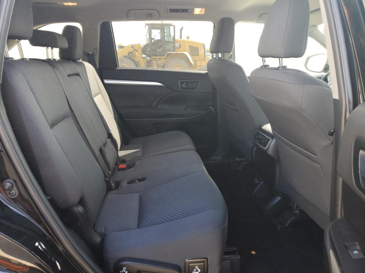 2019 Toyota Highlander Le VIN: 5TDBZRFH1KS725302 Lot: 53930265