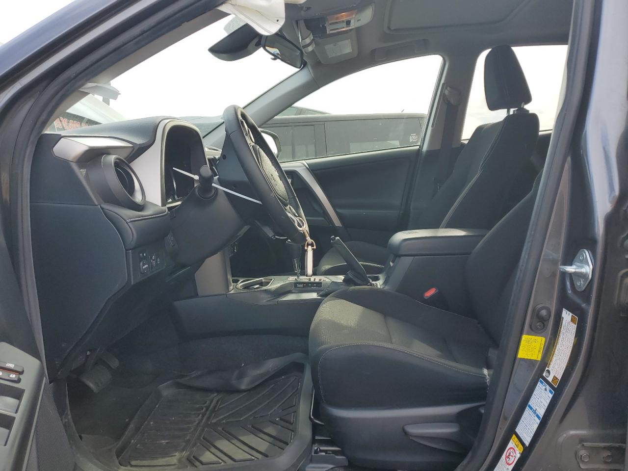JTMRJREV3HD151366 TOYOTA RAV4 2017