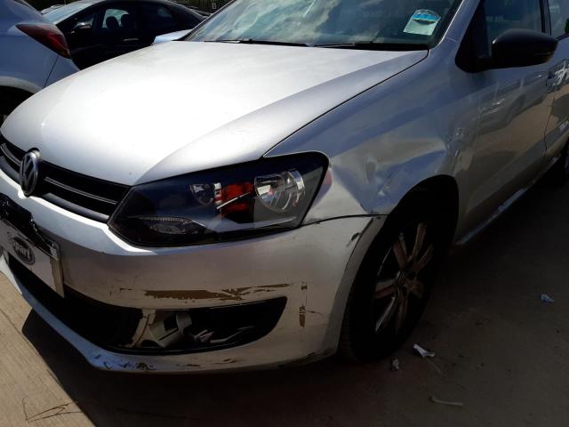 2010 VOLKSWAGEN POLO SE TD
