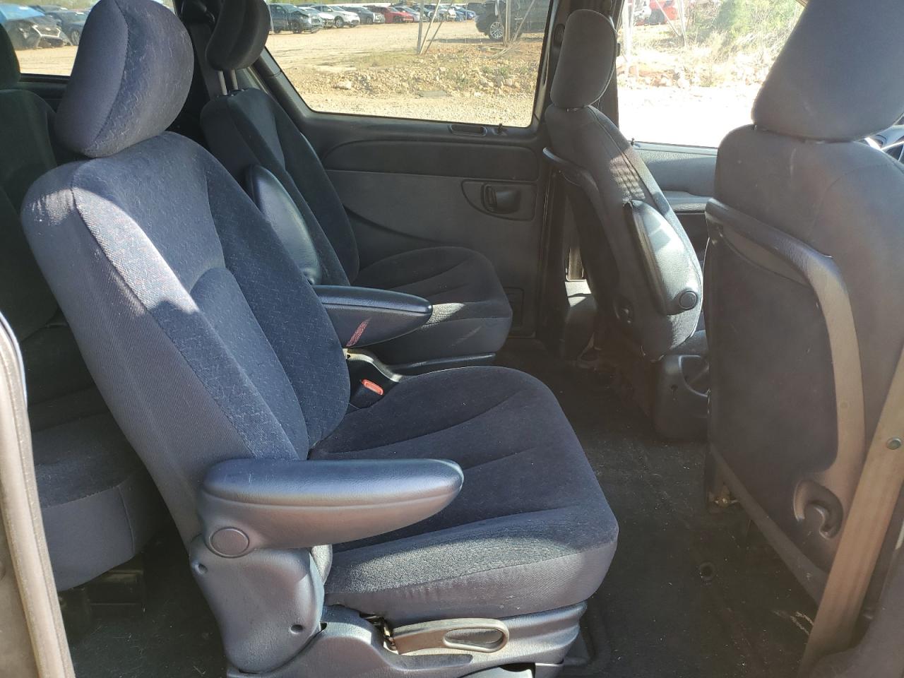 2002 Chrysler Voyager Lx VIN: 1C4GJ45372B514621 Lot: 51431435