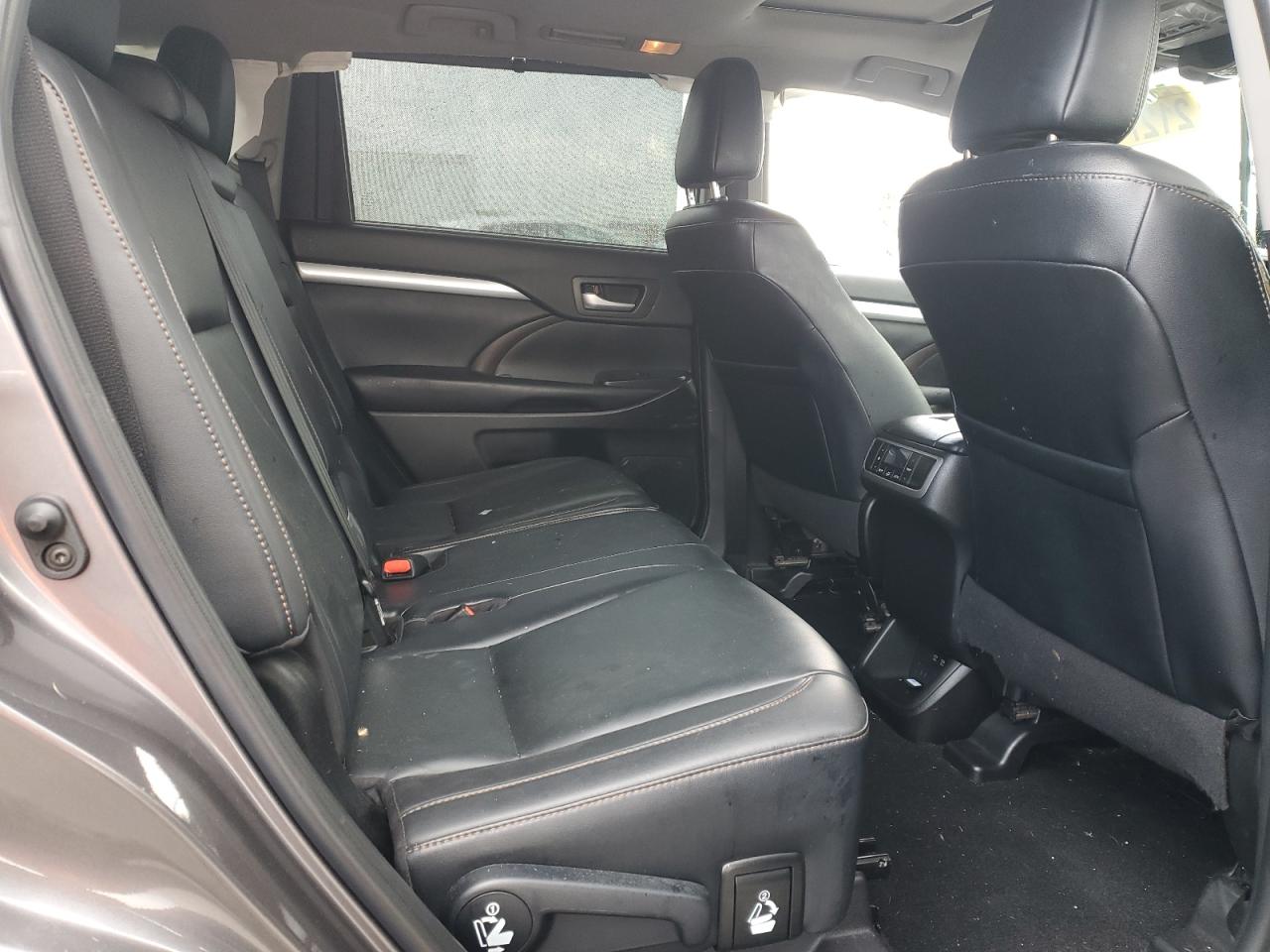 5TDJZRFH7KS917626 TOYOTA HIGHLANDER 2019