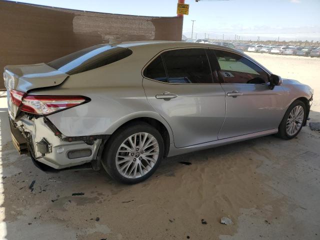 TOYOTA CAMRY 2020 Серебристый