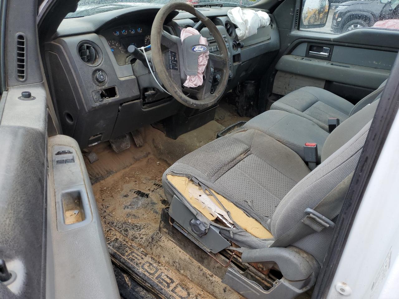 2013 Ford F150 VIN: 1FTMF1CM3DKE32046 Lot: 54606405