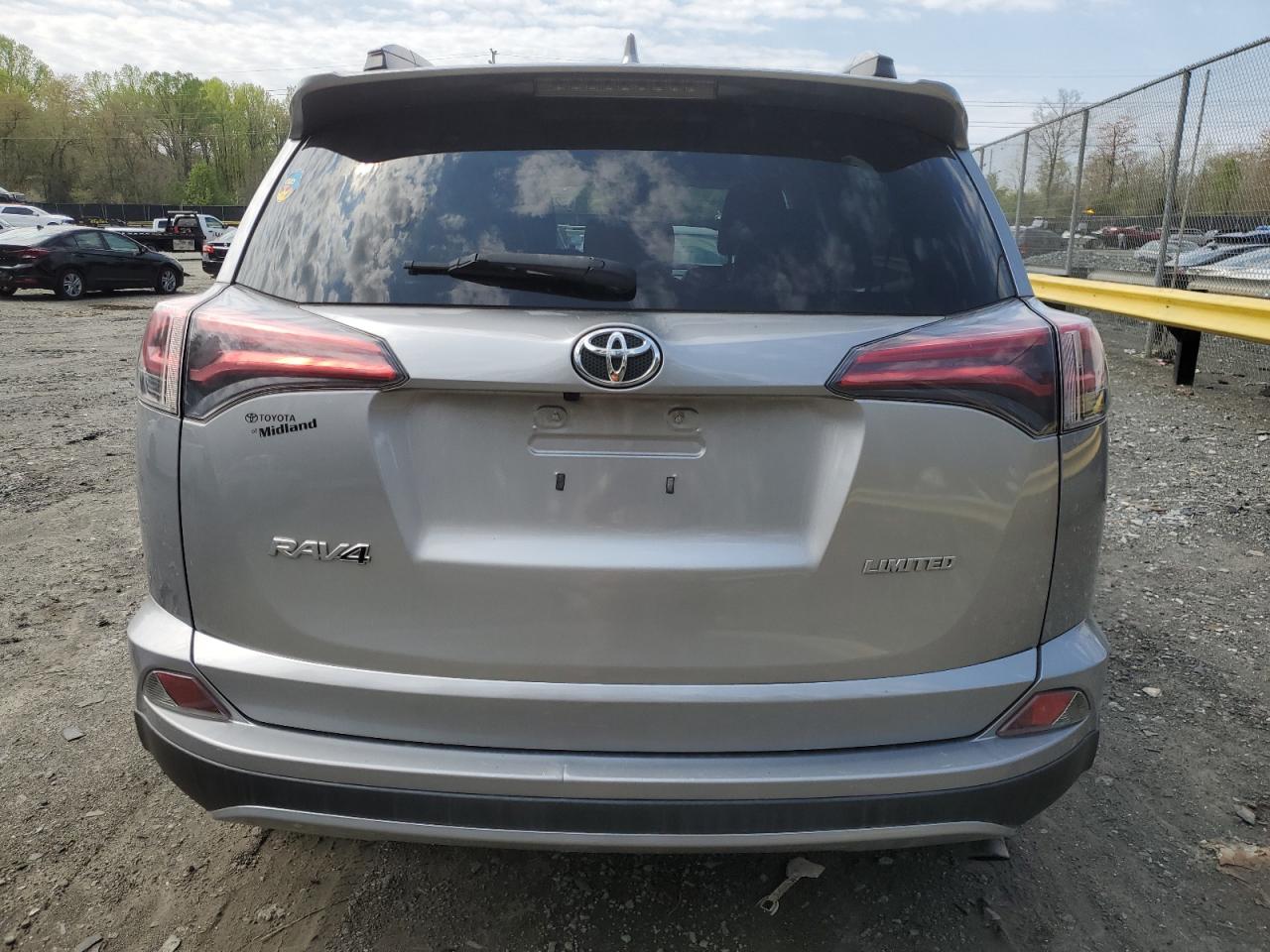 2T3YFREV1JW427887 TOYOTA RAV4 2018