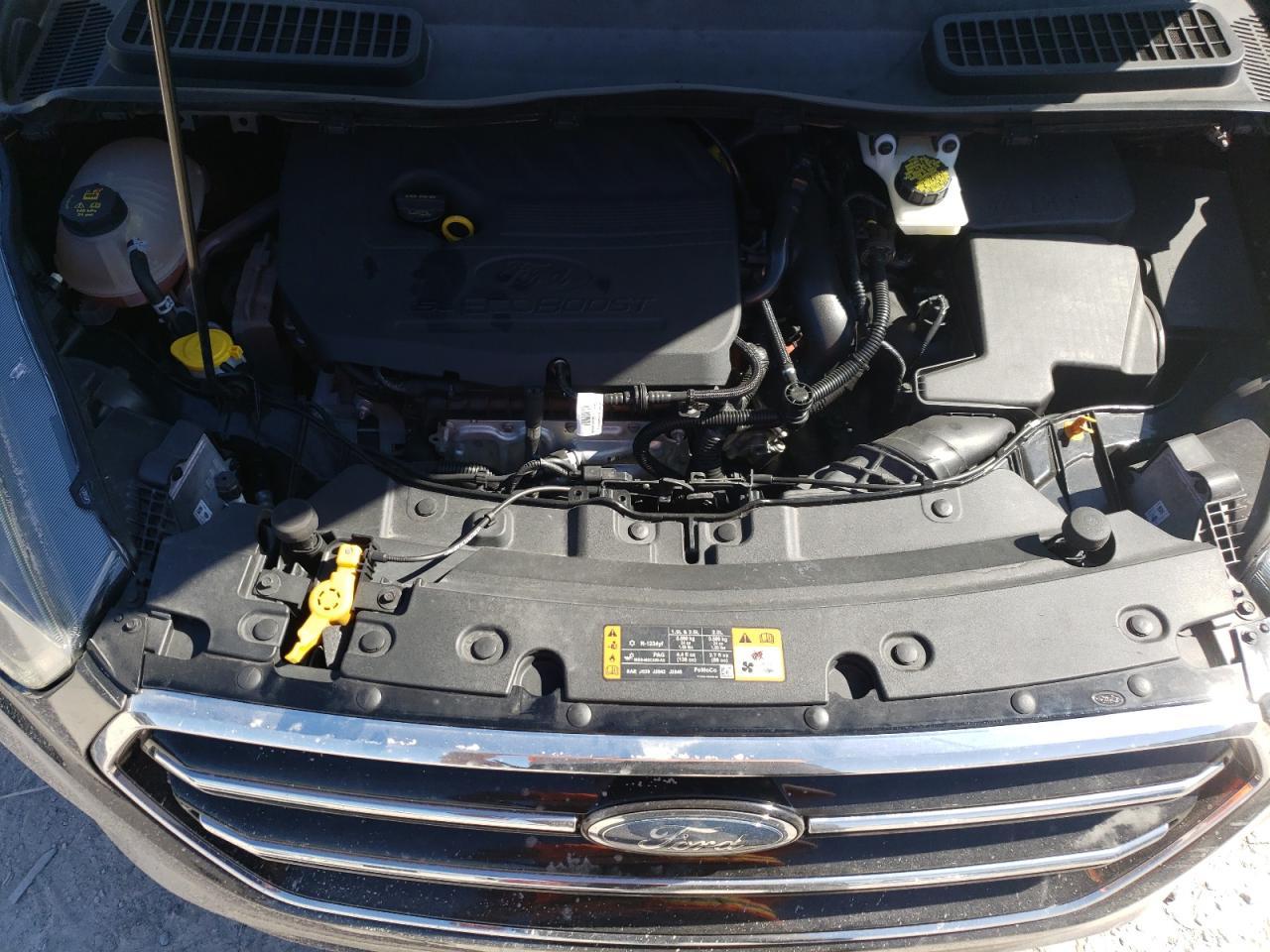 1FMCU0GDXHUA09945 FORD ESCAPE 2017