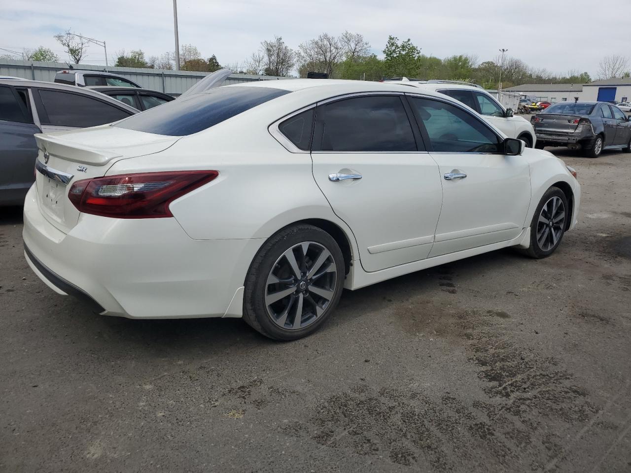 1N4AL3AP8HC495119 NISSAN ALTIMA 2017