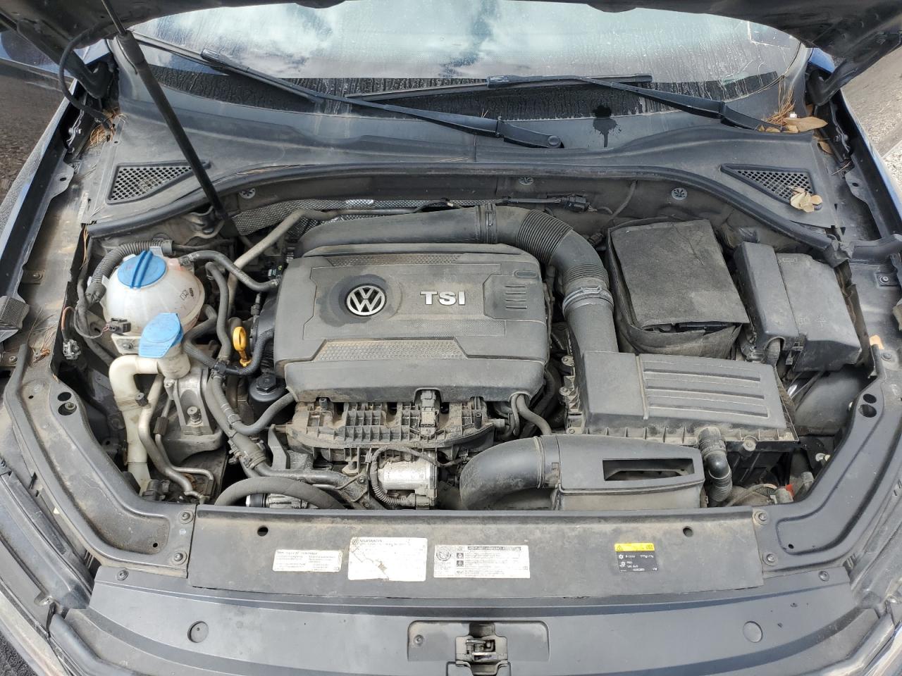 1VWDT7A33HC046455 VOLKSWAGEN PASSAT 2017
