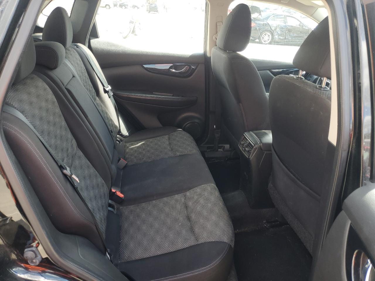 JN1BJ1CR2KW339819 NISSAN ROGUE 2019