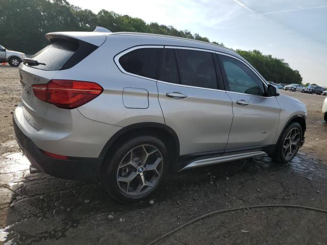  BMW X1 2017 Srebrny
