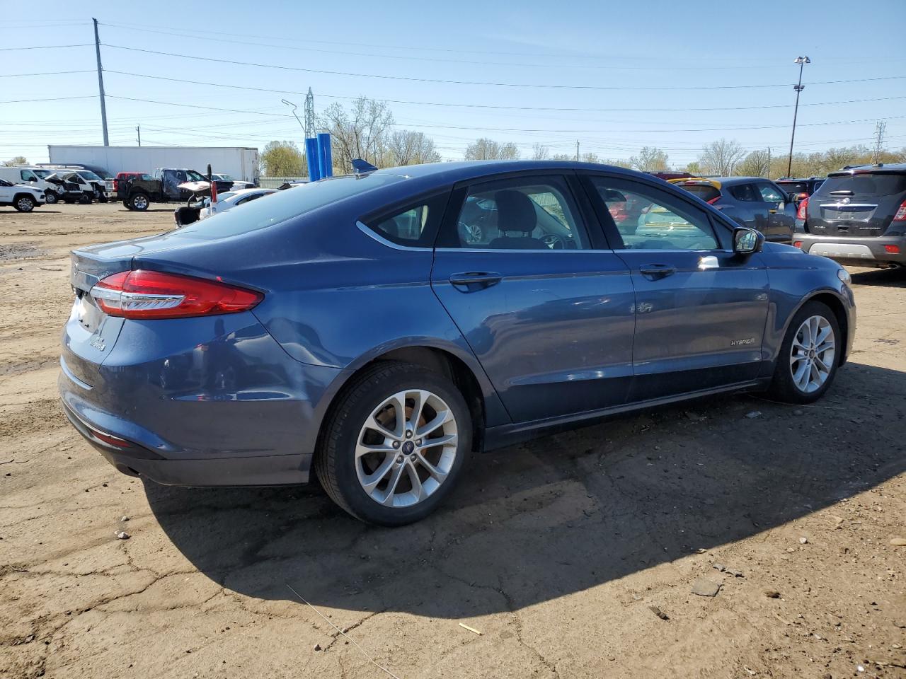 3FA6P0LU0KR102928 FORD FUSION 2019