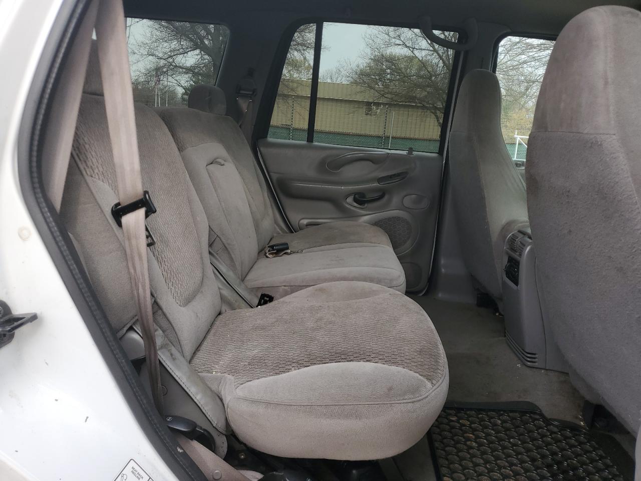 1998 Ford Expedition VIN: 1FMRU18W0WLA68991 Lot: 50852025