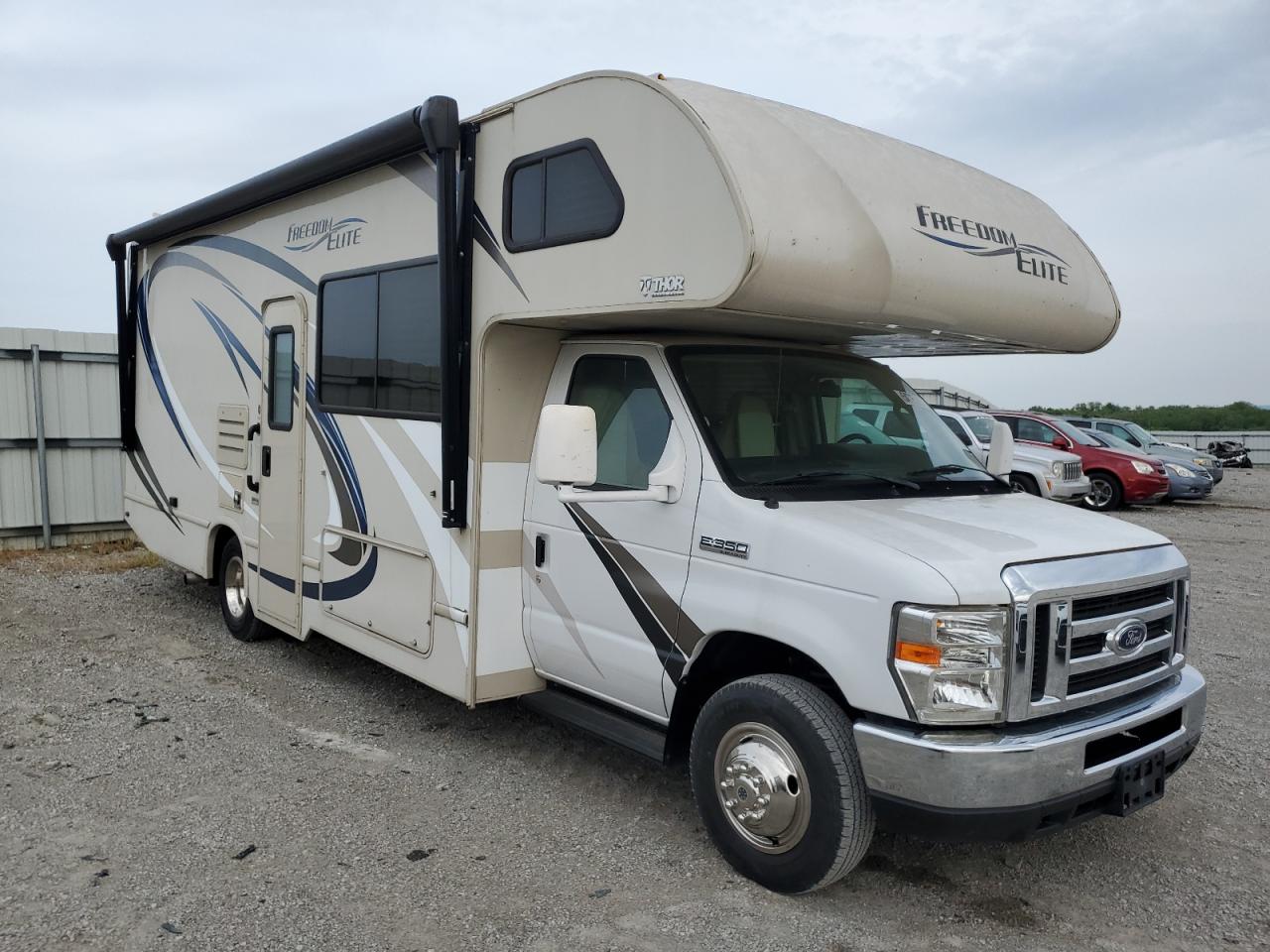 Earlington, KY에서 판매 중인 2017 Ford Econoline E350 Super Duty Cutaway Van - Hail