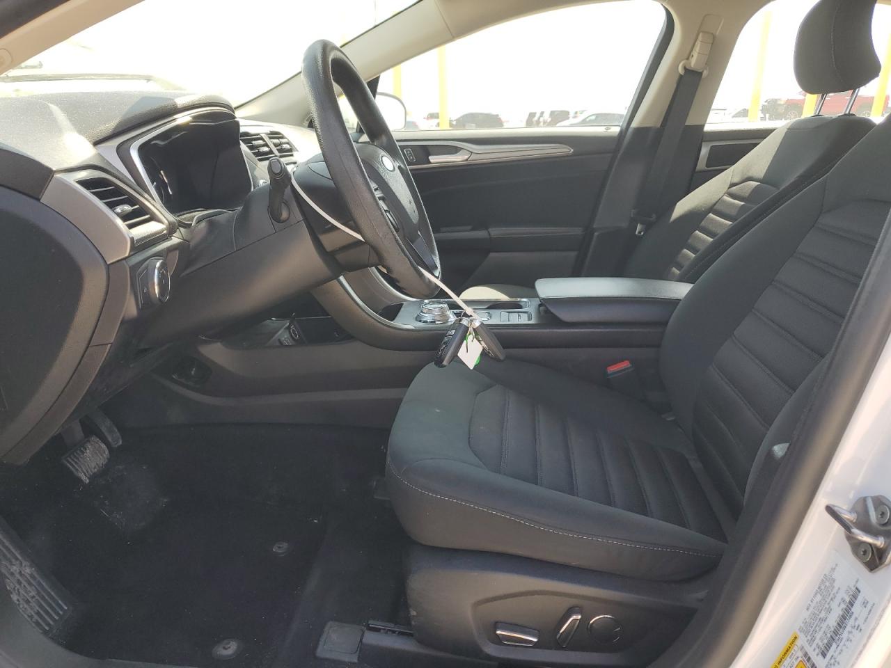 2019 Ford Fusion Se VIN: 3FA6P0LU8KR124806 Lot: 54032975