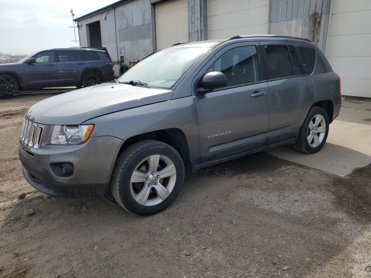 2011 Jeep Compass Sport للبيع في Davison، MI - Side