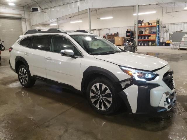 SUBARU OUTBACK 2024 Белы