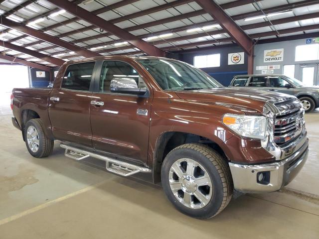 Pickups TOYOTA TUNDRA 2017 Brązowy