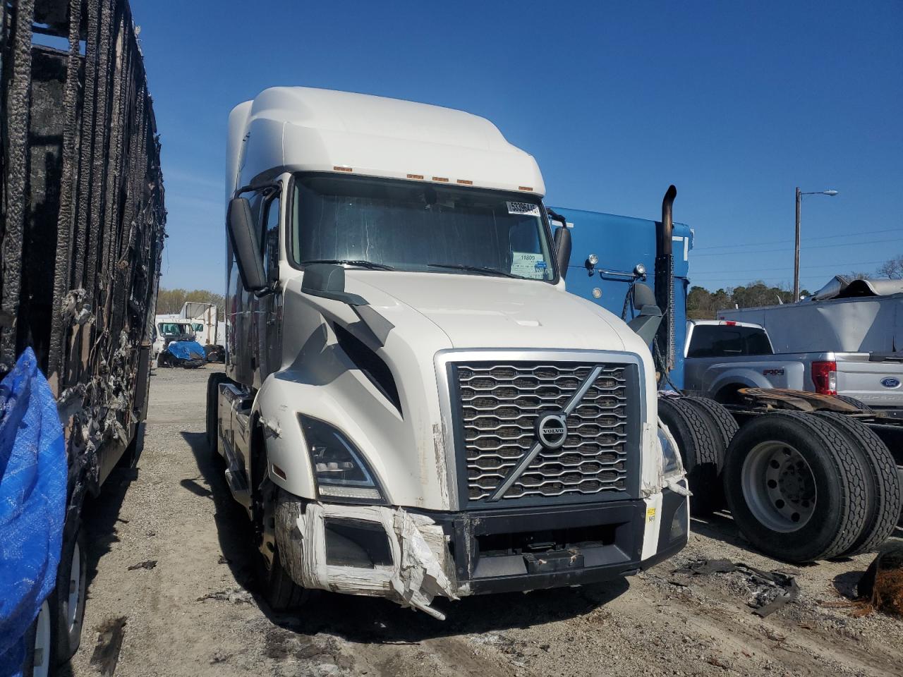 2019 Volvo Vnl Semi Truck for Sale in Glassboro, NJ - Minor Dent/Scratches