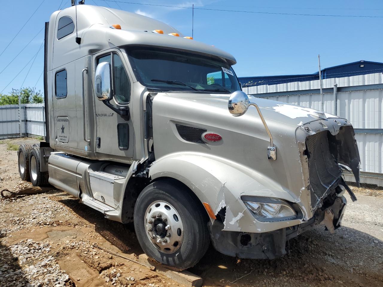 2012 Peterbilt 587 Semi Truck for Sale in Lexington, KY - Front End