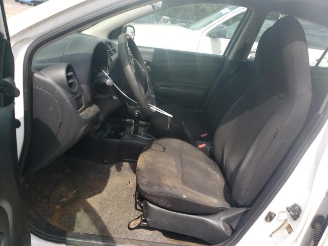 Sedans NISSAN VERSA 2015 Biały