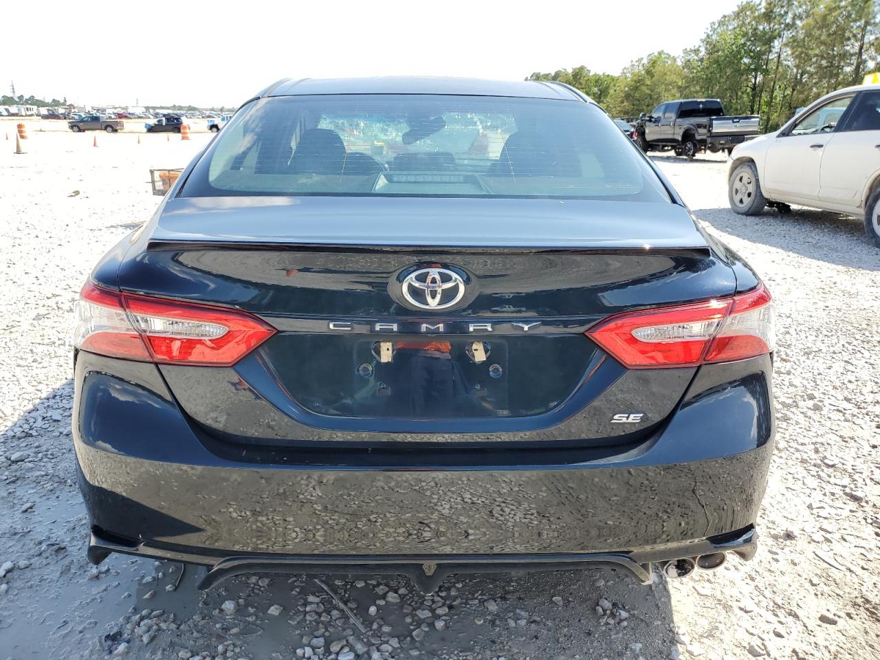 4T1B11HKXJU630700 TOYOTA CAMRY 2018