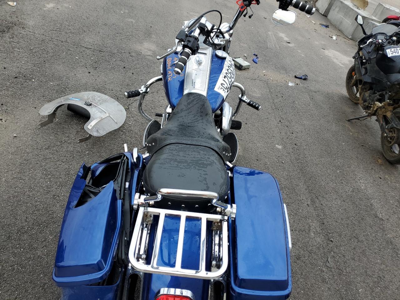 2015 Harley-Davidson Flhr Road King VIN: 1HD1FBM13FB647067 Lot: 54395275