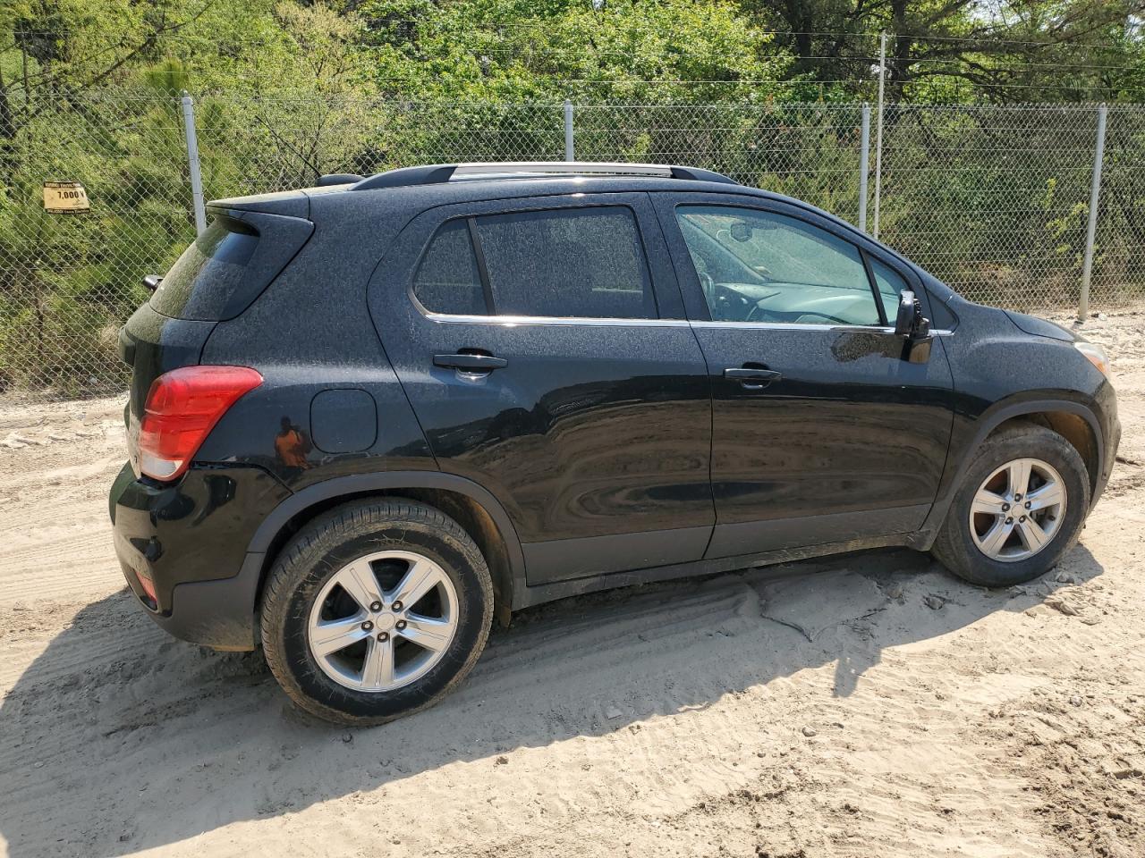 2017 Chevrolet Trax - Image 3