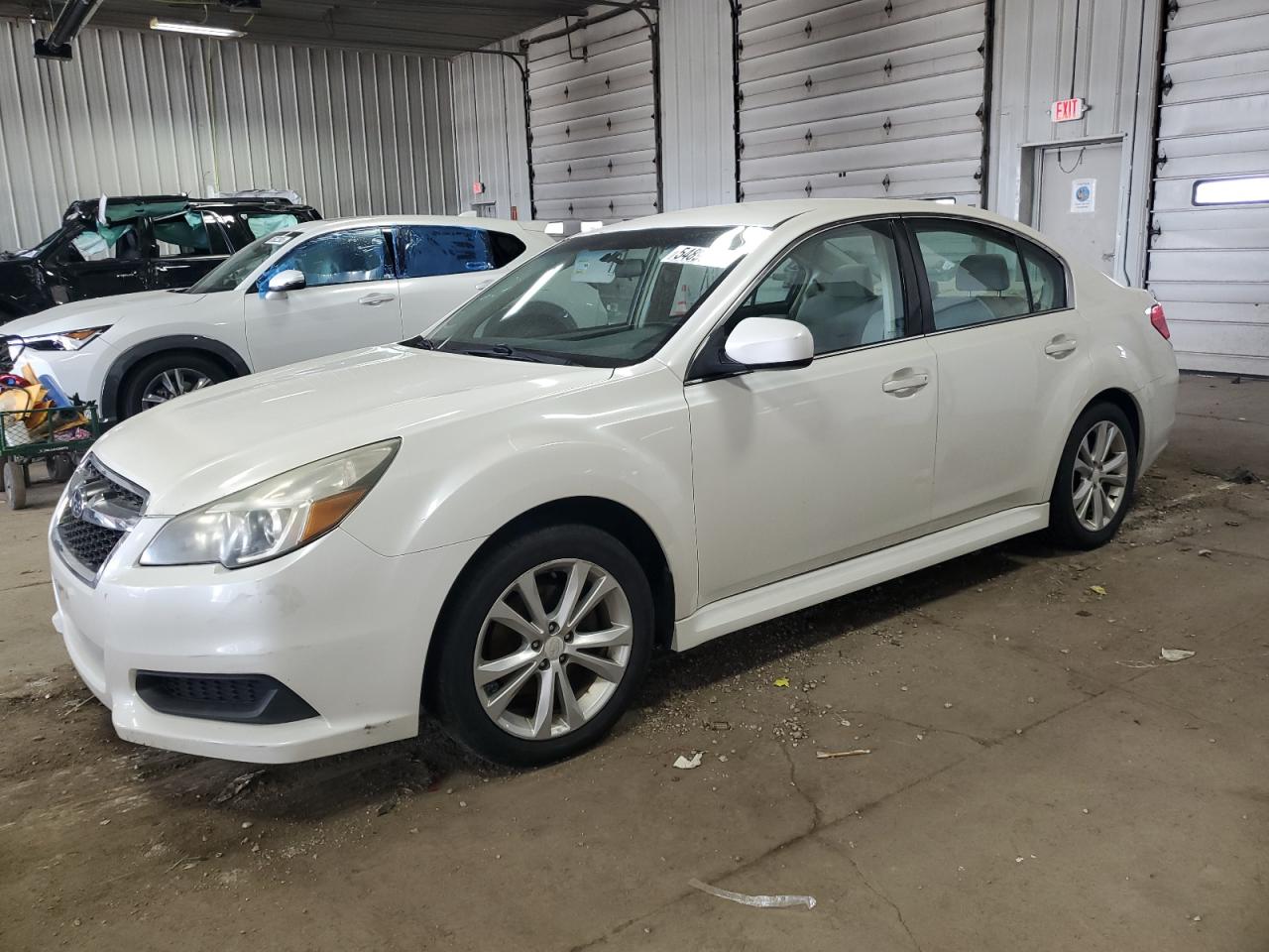 2013 Subaru Legacy 2.5I Premium zu verkaufen in Franklin, WI - Side