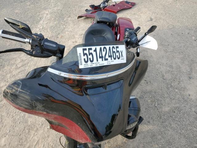  HARLEY-DAVIDSON FL 2017 Красный