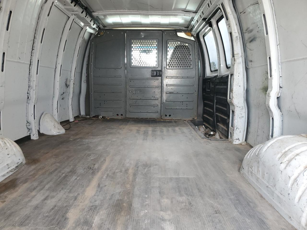 2015 Chevrolet Express G2500 VIN: 1GCWGGCF3F1113541 Lot: 54908725