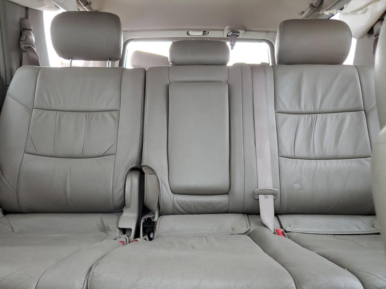 2005 Toyota Sequoia Limited VIN: 5TDBT48A15S235810 Lot: 51703345