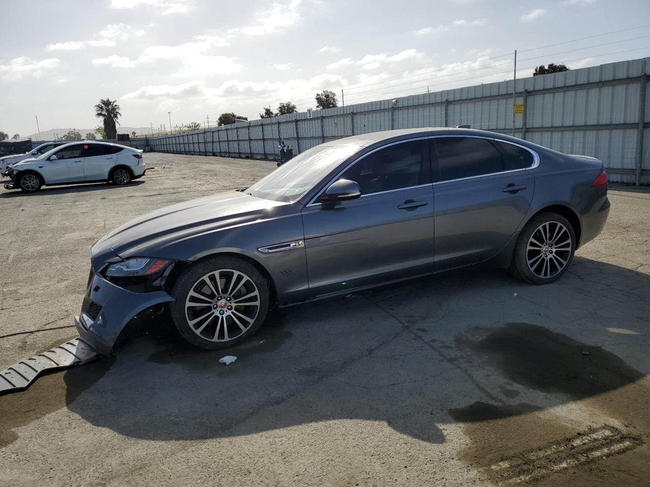 2016 Jaguar Xf Prestige на продаже в Martinez, CA - Front End