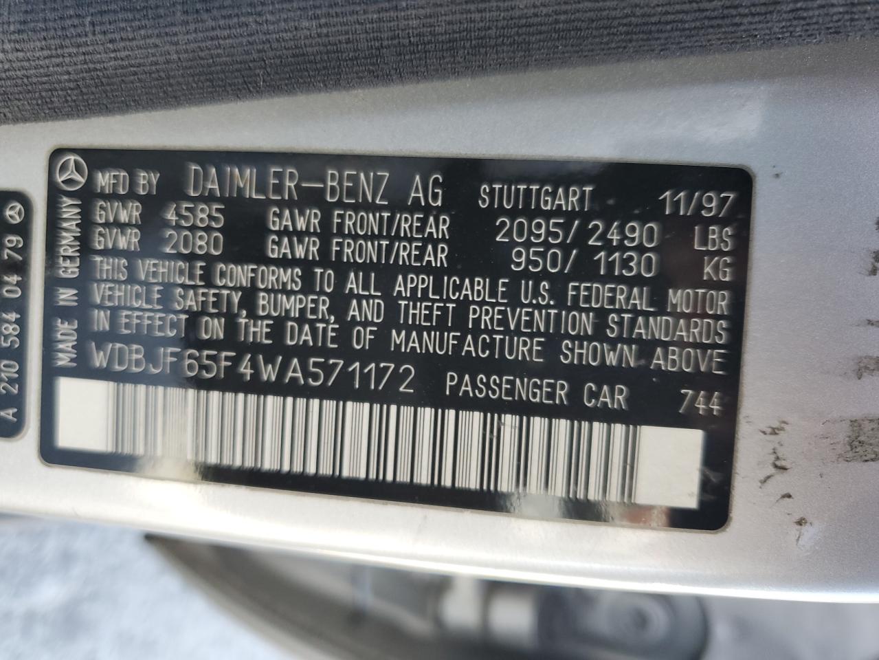 1998 Mercedes-Benz E 320 VIN: WDBJF65F4WA571172 Lot: 52113525
