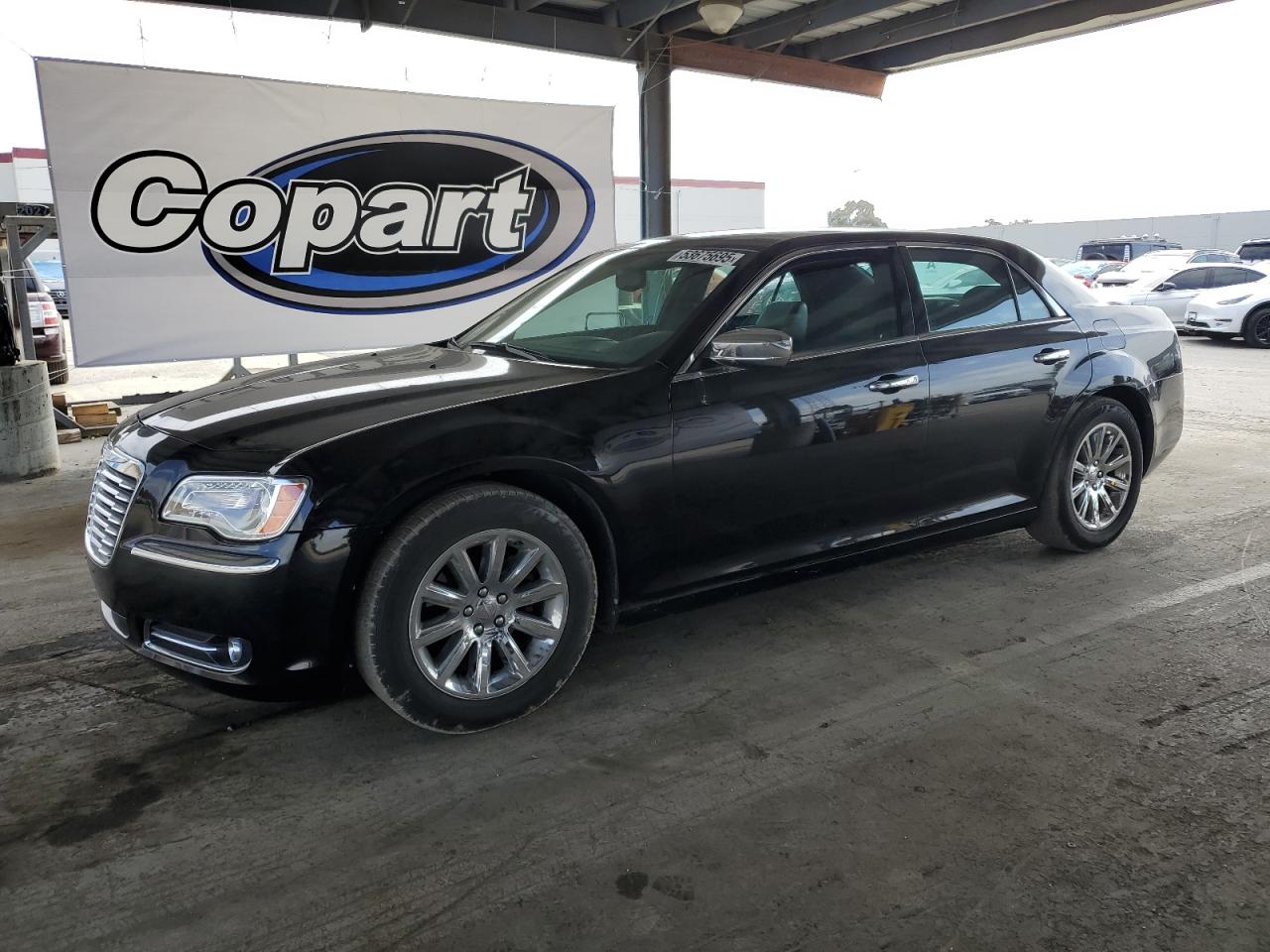 2014 Chrysler 300C for Sale in Hayward, CA - Minor Dent/Scratches