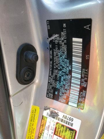 2011 TOYOTA SIENNA LE