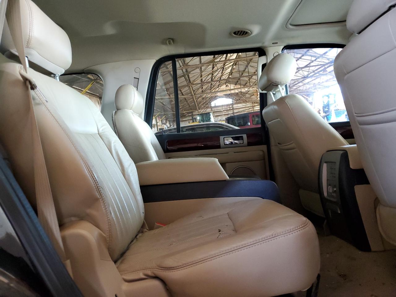 2005 Lincoln Navigator VIN: 5LMFU28525LJ24814 Lot: 53971705