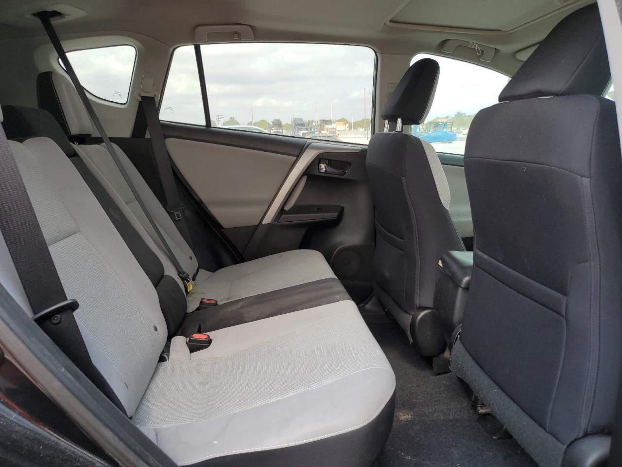2T3WFREV3GW267589 TOYOTA RAV4 2016