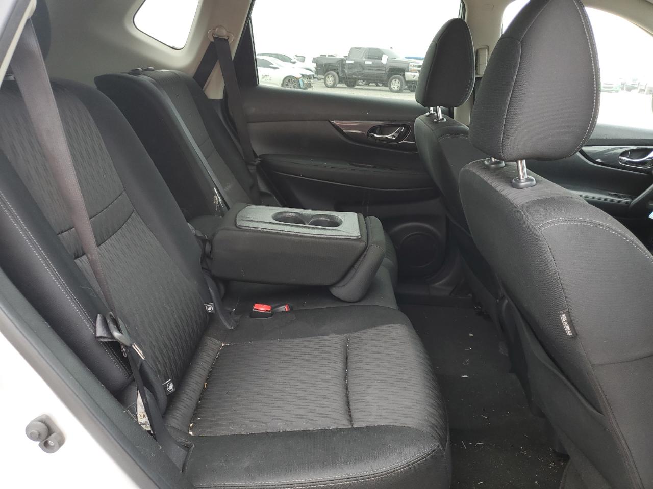 KNMAT2MV4JP529697 NISSAN ROGUE 2018