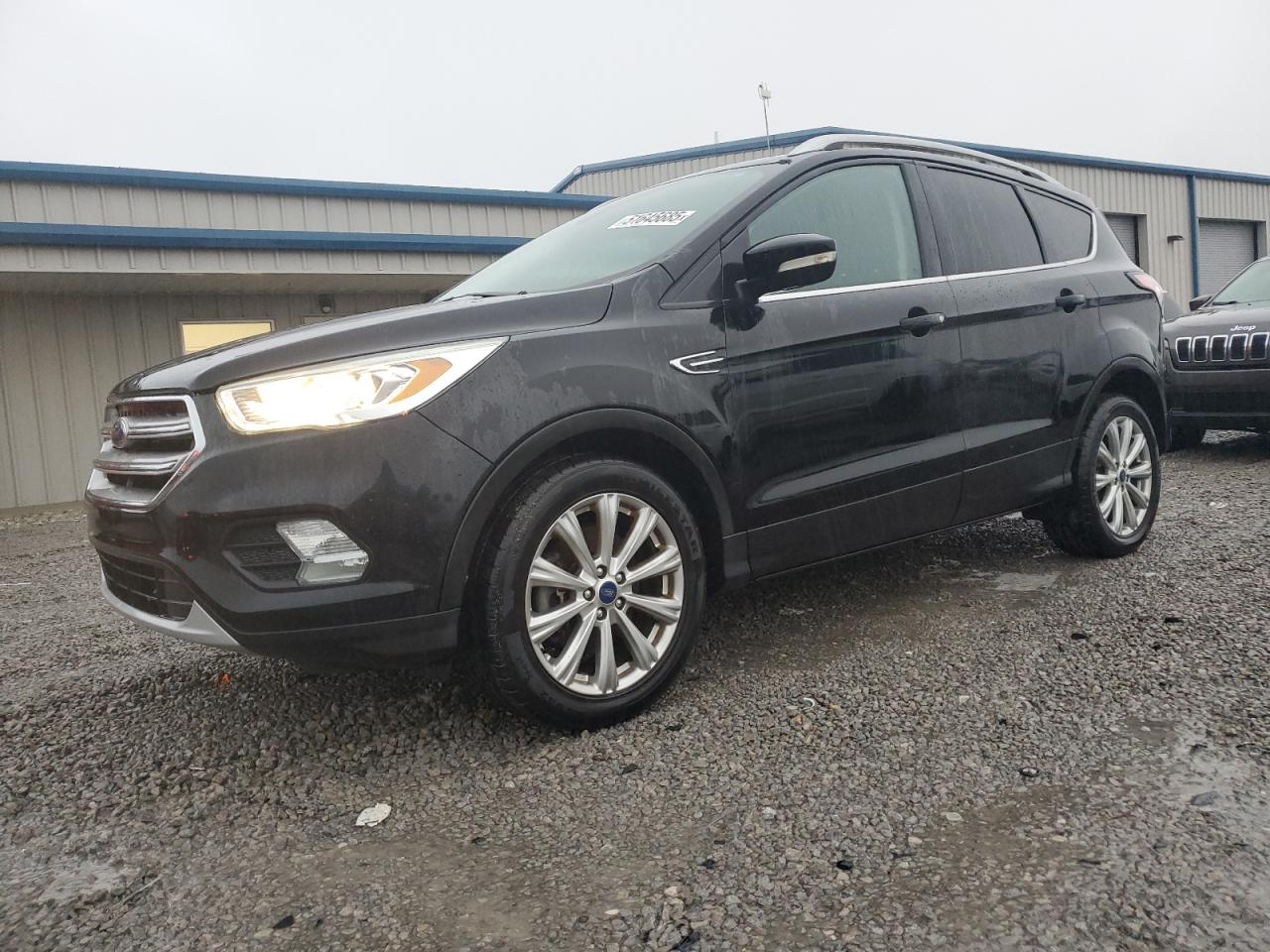 1FMCU0J94HUF05330 FORD ESCAPE 2017