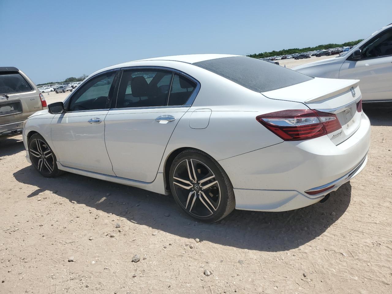 1HGCR2F58GA074676 HONDA ACCORD 2016