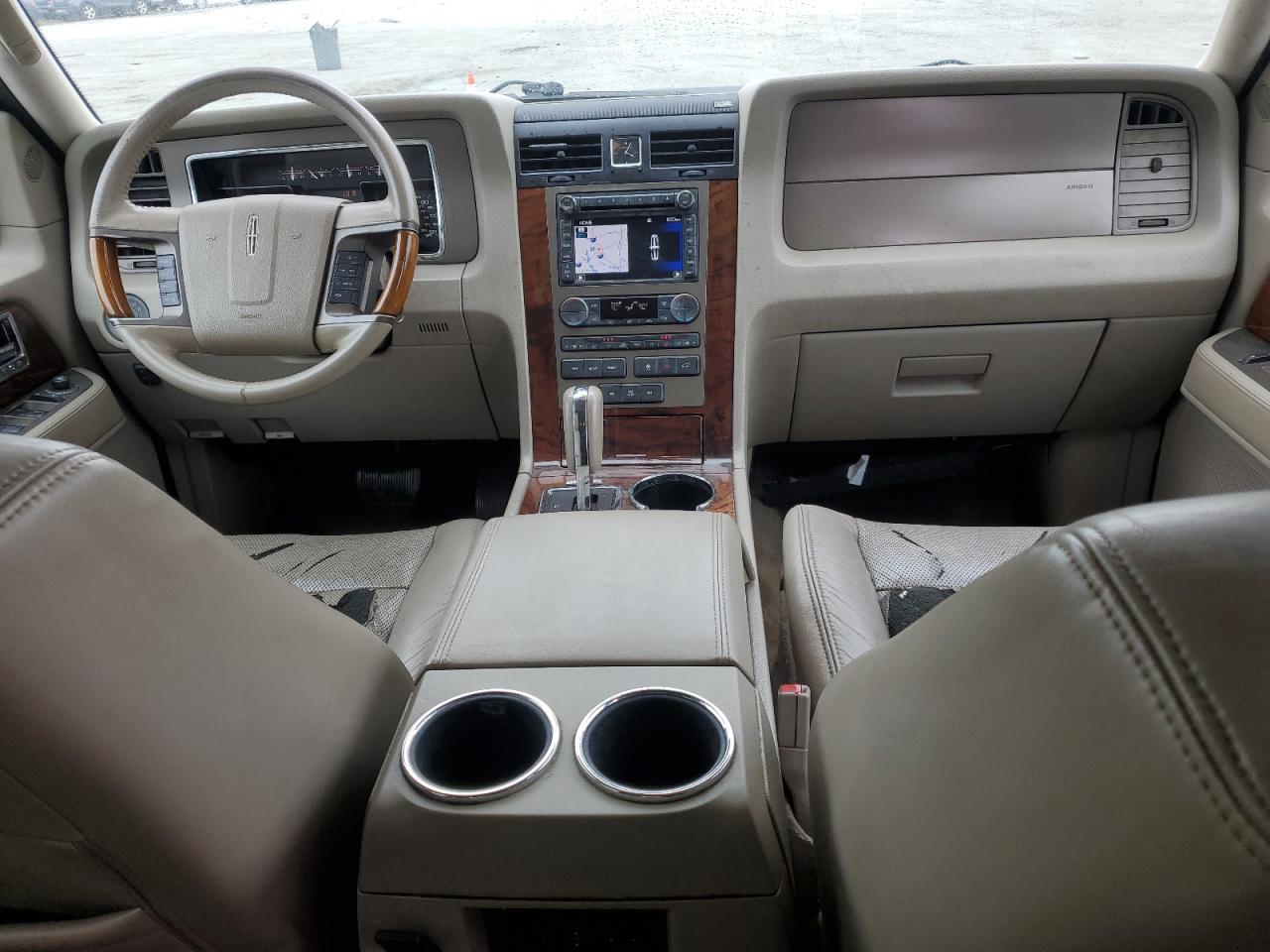 2011 Lincoln Navigator VIN: 5LMJJ2J5XBEJ04548 Lot: 52440525