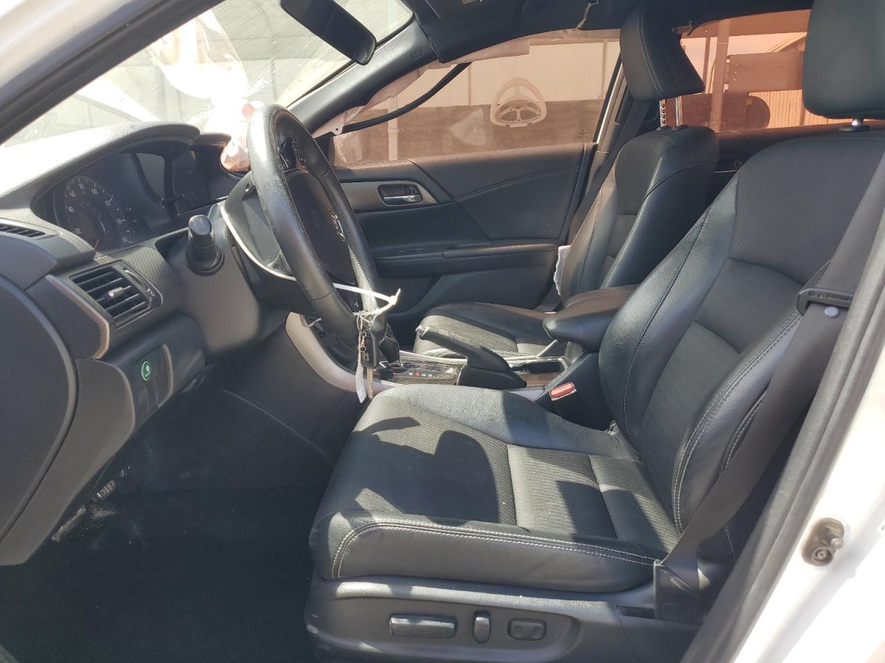 1HGCR2F52HA102375 HONDA ACCORD 2017