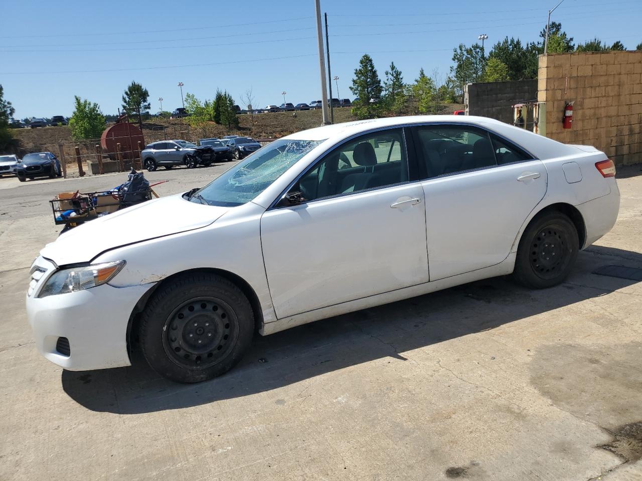 2011 Toyota Camry Base იყიდება Gaston-ში, SC - Front End