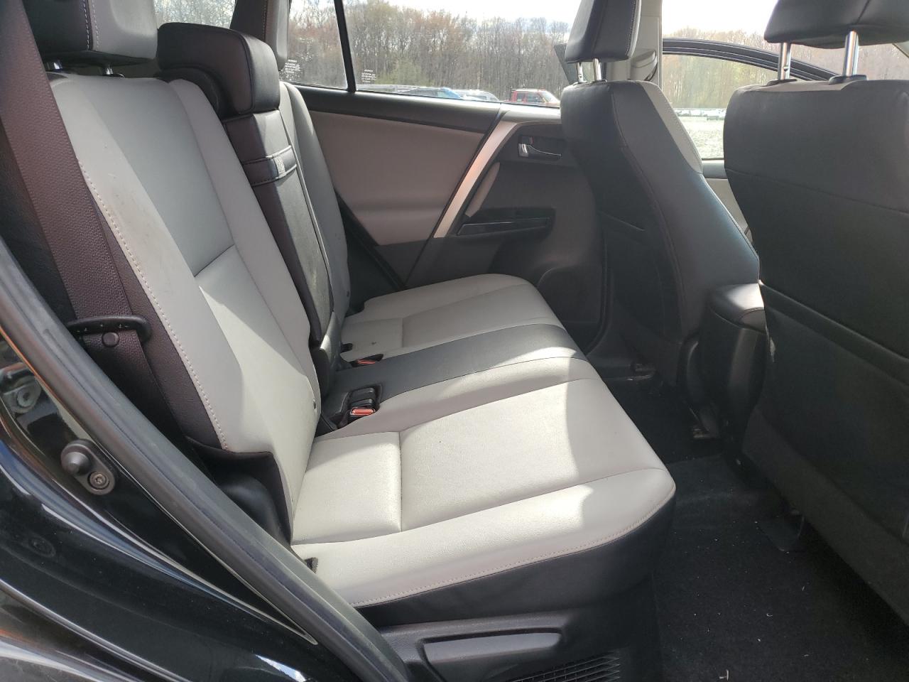 JTMDJREV8JD179566 TOYOTA RAV4 2018