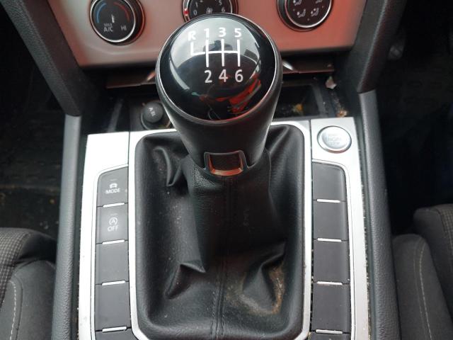 2017 VOLKSWAGEN PASSAT SE