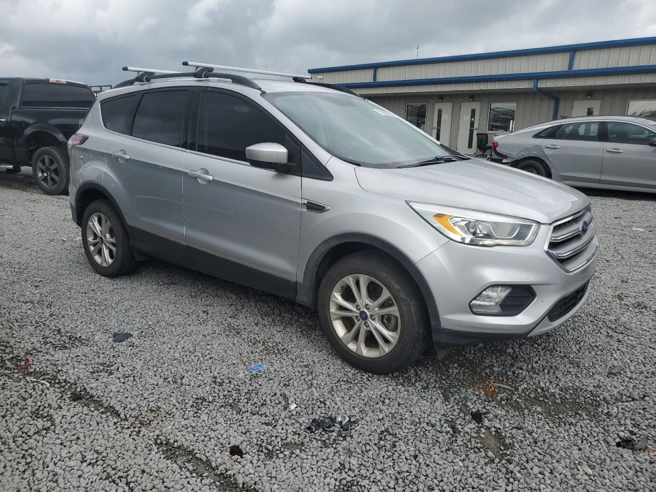 1FMCU9G98HUB00681 FORD ESCAPE 2017