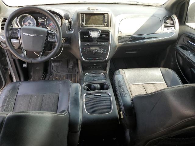  CHRYSLER TOWN & C 2015 Серебристый