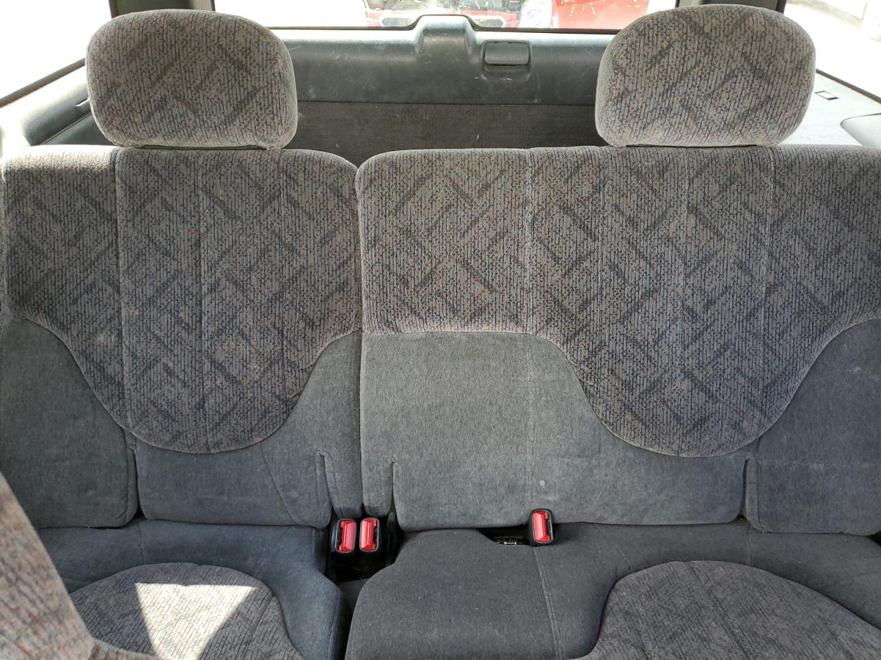 1998 GMC Jimmy VIN: 1GKDT13W9W2548482 Lot: 53700445